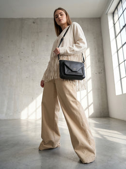 Chiz Leather Crossbody – Edgy & Everyday
