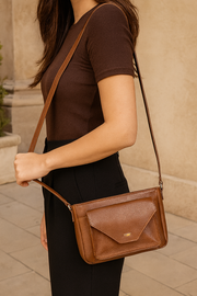 Chic Brown Leather Crossbody – Minimal & Versatile