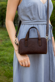 LuxeVibe Tote Bag – Handcrafted Full Grain Leather Tote