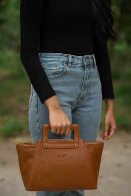 Elegant Leather Handbag for Women – Everyday Essential