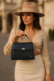 CABRINI Classic Crossbody – Minimal Chic in Leather