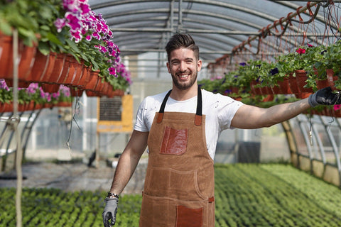 Turin Waxed Canvas Apron - Tawny Brown